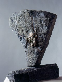 No 98 – Hommage / Tribute (1989). Photo Dolores Breau. h = 62,5 cm